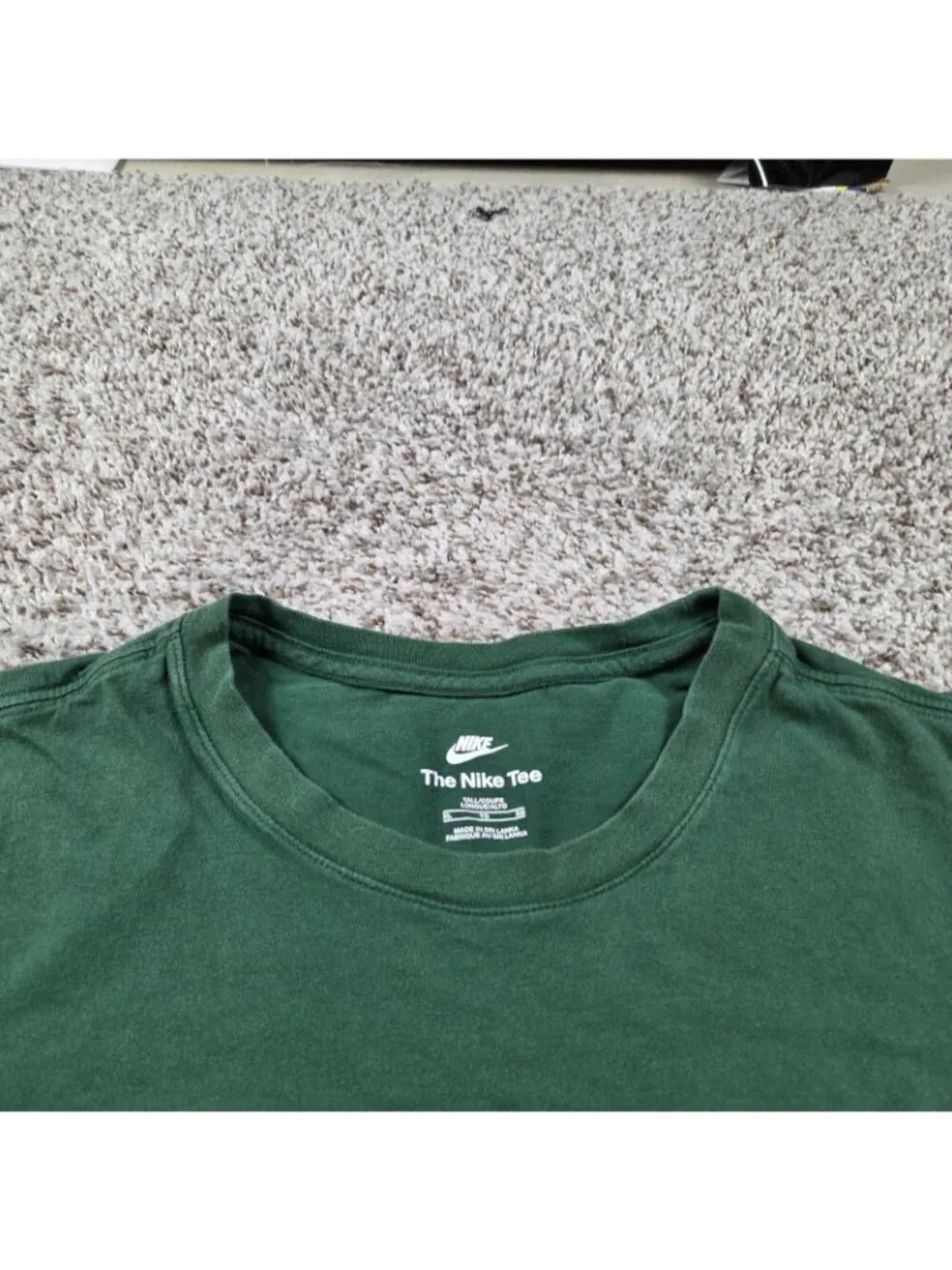 Nike Sportswear T-Shirt Mens XL Green Burgundy Red Swoosh Short Sleeve Read